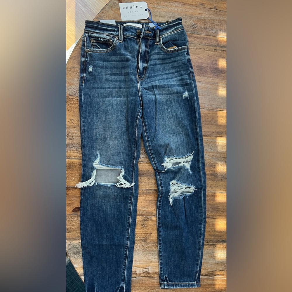 NWT Super High Rise Mom Jean Ankle